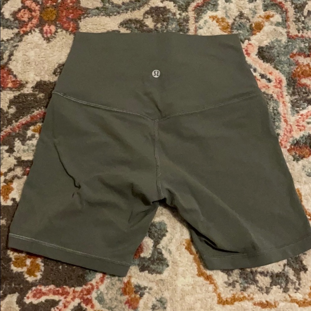 Lululemon Align high rise Shorts 6” size 4